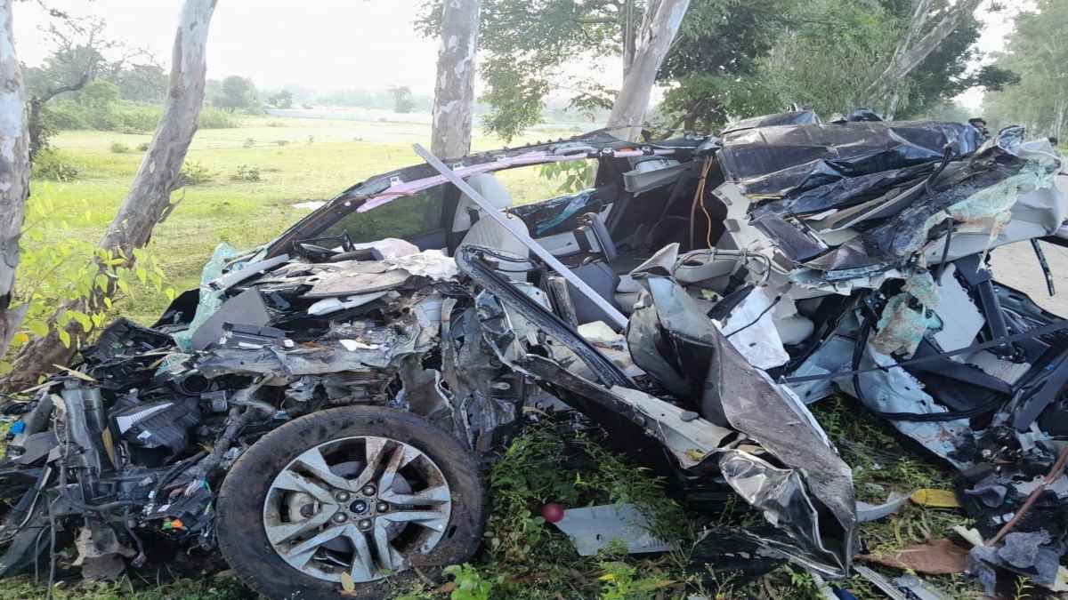 MP: उमरिया सड़क हादसा; पेड़ से टकराई कार, खनिज विभाग के निरीक्षक समेत 5 की मौत
