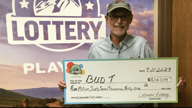 करोड़ों की लॉटरी लगी इस शख्स की, पत्नी के लिए सबसे पहले खरीदा तरबूज