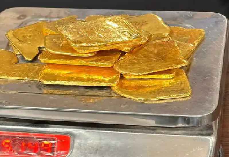 Rajasthan News, Jaipur News, Gold smuggler, Jaipur Airport