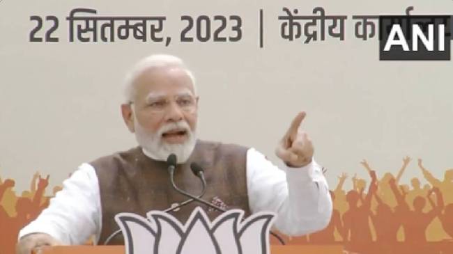 Women Reservation Bill PM Modi Grand Welcome At BJP Headquarters