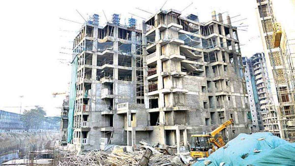 ग्रेटर नोएडा में भीषण हादसा, आम्रपाली ड्रीम वैली की कंस्ट्रक्शन साइट पर गिरी लिफ्ट, 4 की मौत
