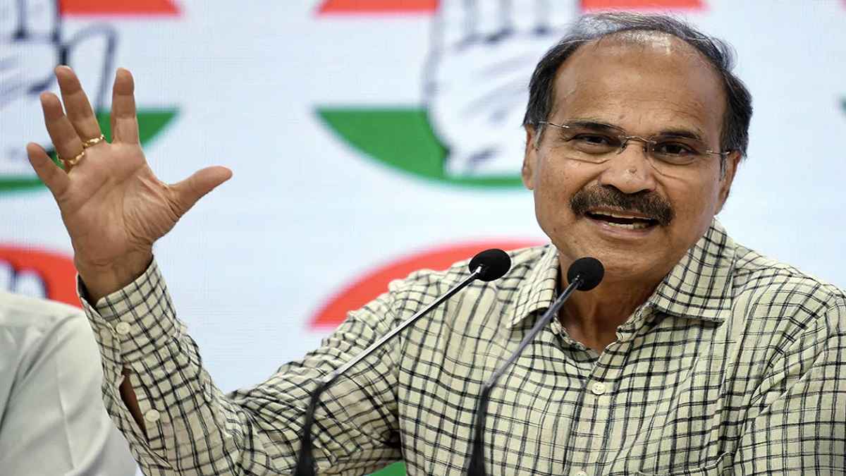 Kolkata Case : 'ट्रेनी डॉक्टर का परिवार हाउस अरेस्ट', कांग्रेस नेता का दावा- पुलिस ने दिया था पैसों का लालच