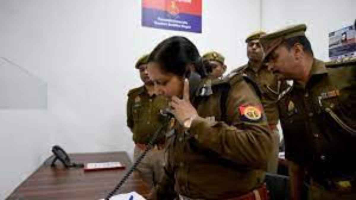 अंजान नंबर से आई वीडियो कॉल उठाना छात्र को महंगा पड़ा, कॉल उठाते ही लड़की न्यूड और फिर...