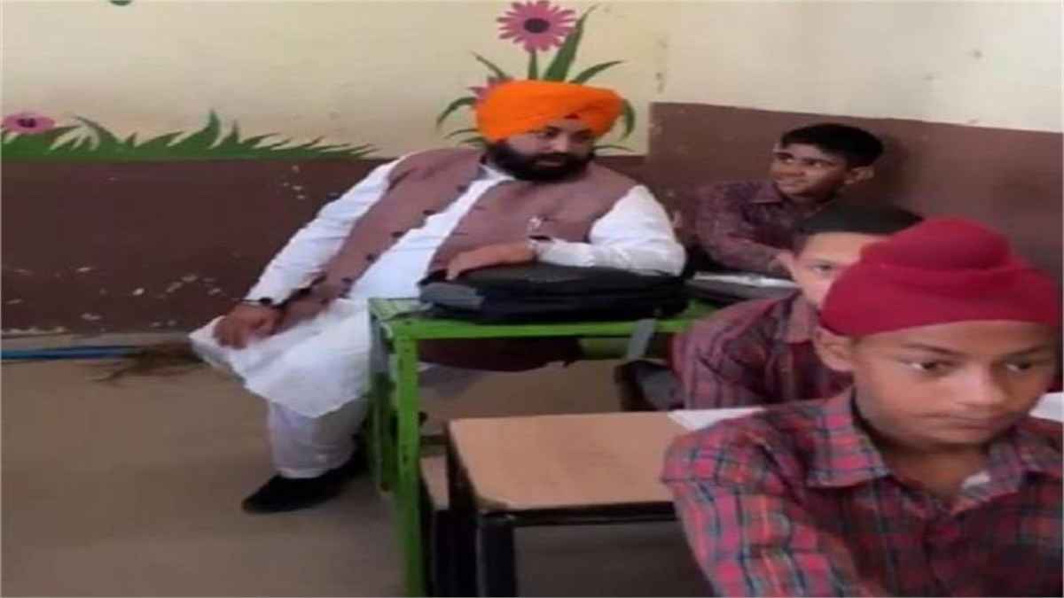 अचानक स्कूलों में पहुंचे शिक्षा मंत्री बैंस, कहीं बने Student,तो कही बने Teacher