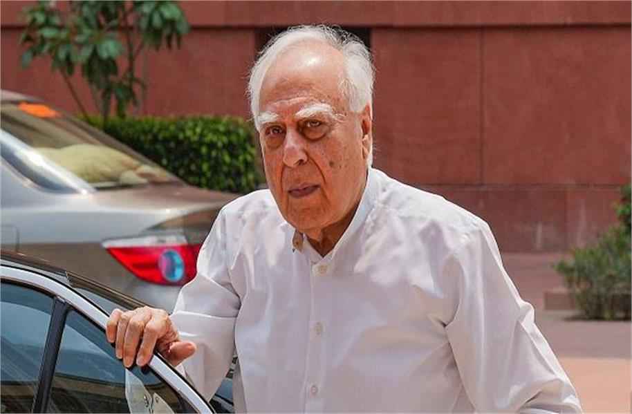 Kapil Sibal ने बताया Arvind Kejriwal की गिरफ्तारी का कानूनी पक्ष, बोले- जीरो केस, कोई मामला बनता ही नहीं
