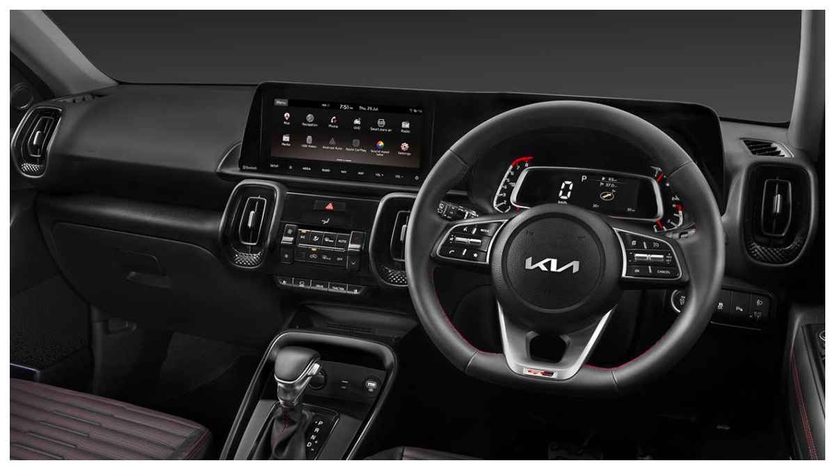 Kia की यह स्मार्ट कार, 18 की माइलेज और 8 लाख से कम कीमत, जानें शानदार फीचर्स