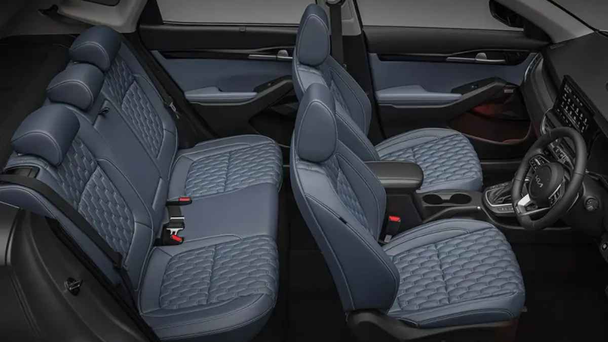 Kia की इस फैमिली कार में हाई माइलेज, कीमत भी कम और धाकड़ सेफ्टी फीचर्स