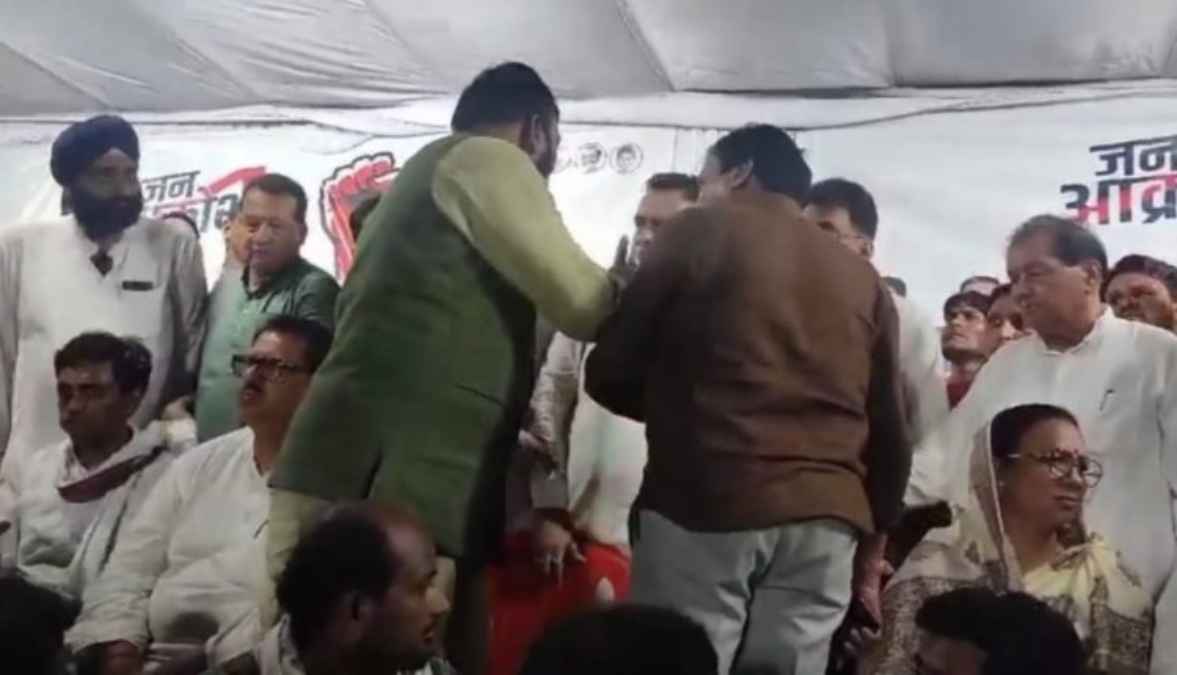 'जन आक्रोश यात्रा' में आपस में भिड़े कांग्रेसी, अल्पसंख्यक नेताओं ने पूछा सवाल - क्या अल्पसंख्यक केवल वोट बैंक..?