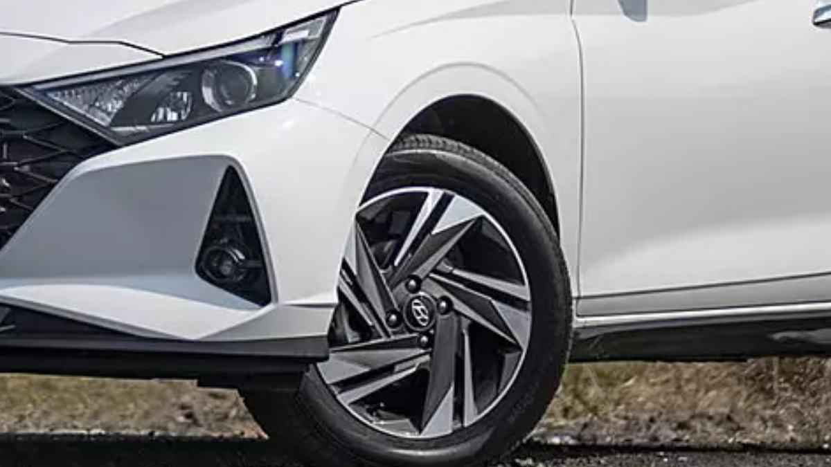 Hyundai की इस नई कार की दिखी झलक, धांसू स्टाइल के साथ मिलेंगे दमदार सेफ्टी फीचर्स
