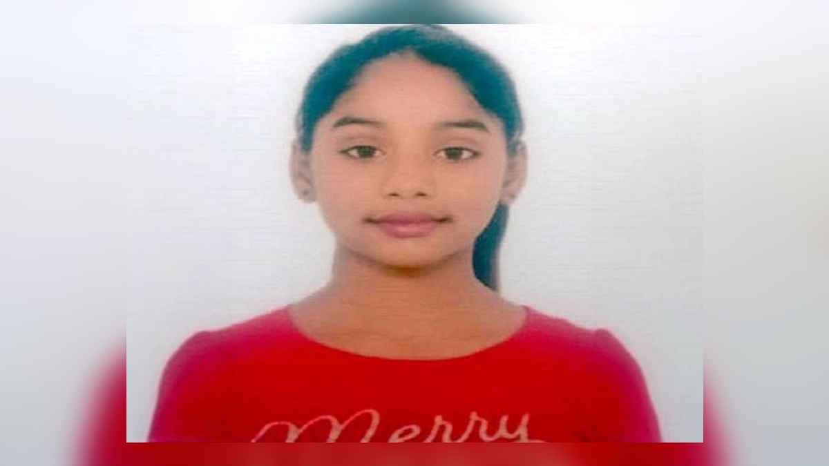 परिवार के साथ बैठी नाबालिग लड़की पर कुल्हाड़ी लेकर टूट पड़ा चचेरा भाई, फिर...
