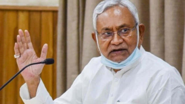 जब मुख्यमंत्री नीतीश कुमार अचानक पहुंचे पार्टी दफ्तर