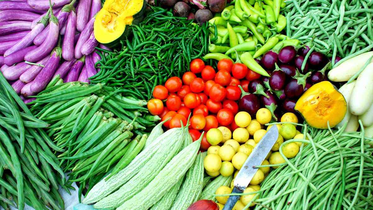 Vegetables Price Hike: टमाटर से मिली राहत तो प्याज समेत इन सब्जियों के बढ़े दाम, जानिये- कब मिलेगी राहत