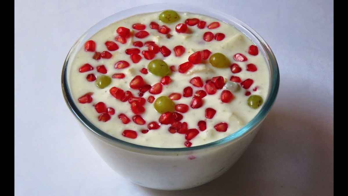 Fruit Raita At Home: फलों के विटामिन के साथ,  हेल्दी मिक्स फ्रूट रायता, घर पर बनाकर खाएं और खिलाएं