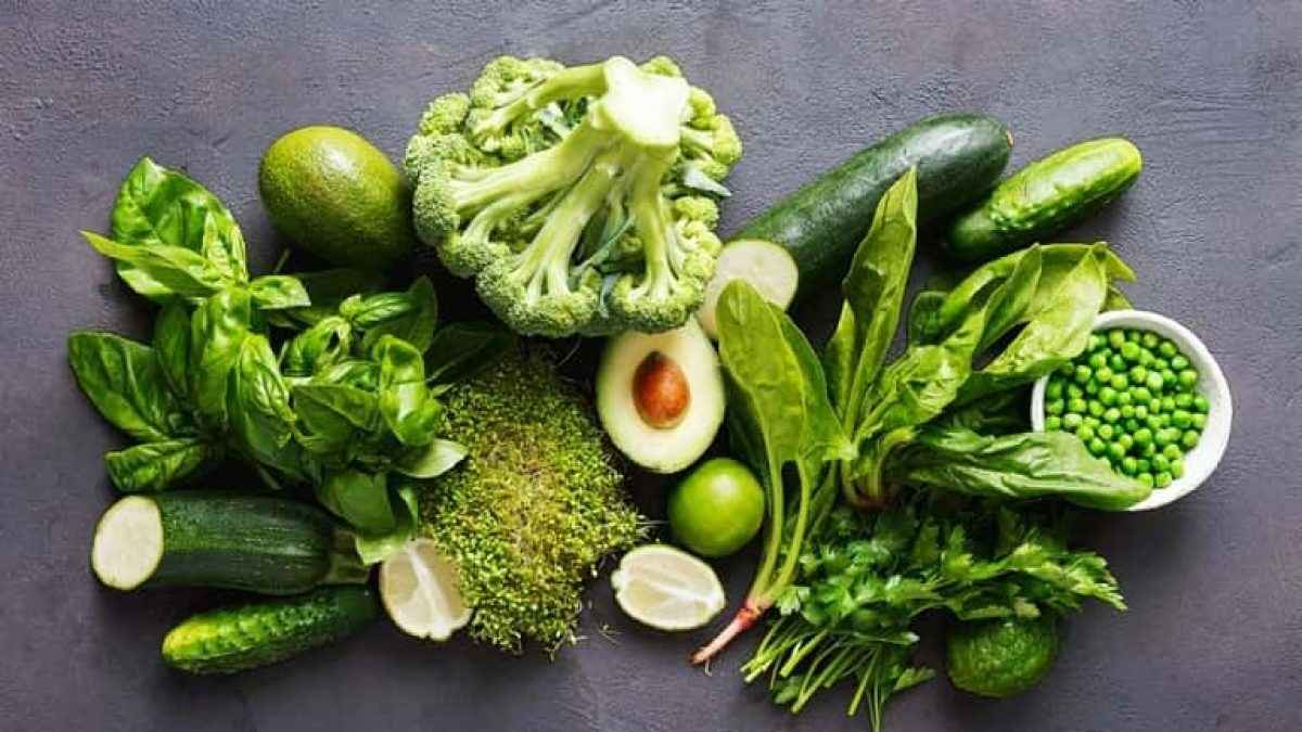 सर्दियों में हरी सब्जियों का उपहार, इनको खाना क्यों माना जाता है सेहत के लिए जरूरी?