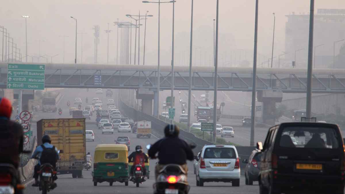 घुटने लगा 'दम'...दिल्ली का AQI 195 पहुंचा, NCR में फरीदाबाद की हवा सबसे खराब; आज से बिगड़ सकते हैं हालात