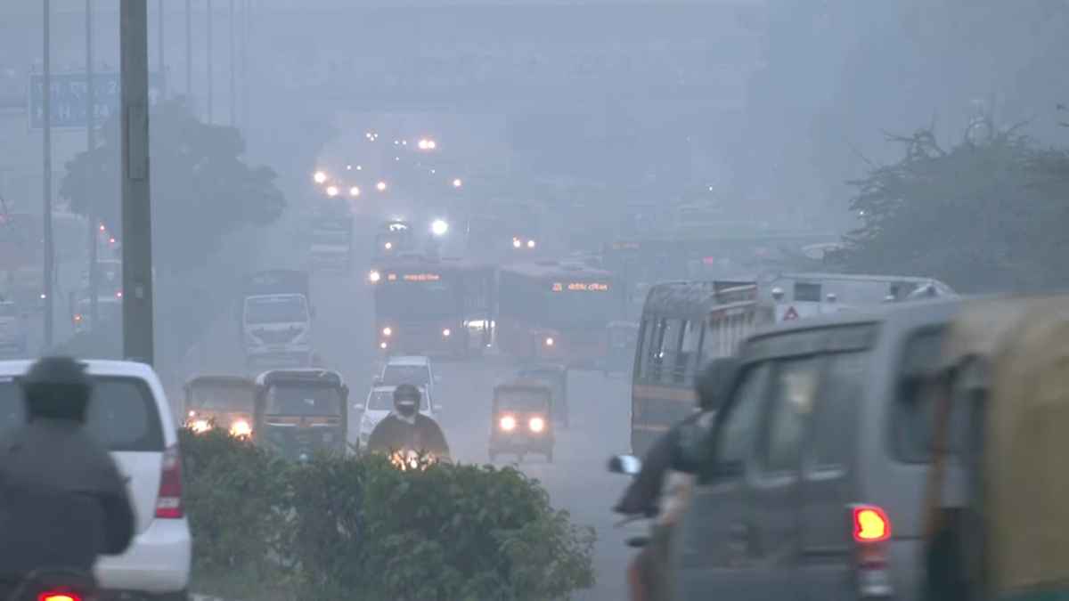 Delhi AQI: प्रदूषण ग्रेप-2 लागू, दिशा बदलने से हवा में घुला 'जहर'; NCR में ग्रेटर नोएडा रहा सबसे प्रदूषित