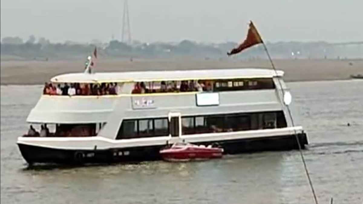 CM योगी की नगरी में मिलेंगे मुंबई जैसे नजारे; गंगा में उतरेगा  Cruise, जो टूरिज्म में होगा Use