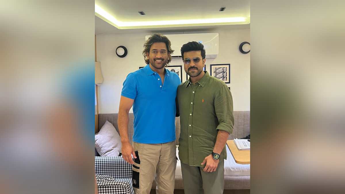 Actor Ram Charan meets Mahendra Singh Dhoni