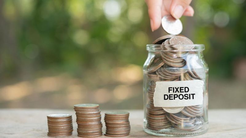 fd or savings, fd update in hindi, savings news in hindi, fd or savings which is good,