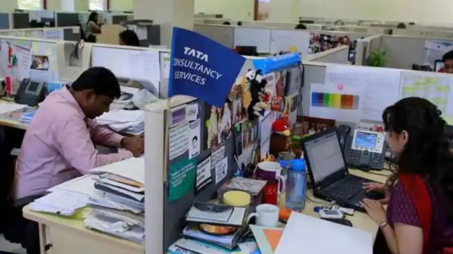 private jobs, middle class, government jobs, private vs government jobs,