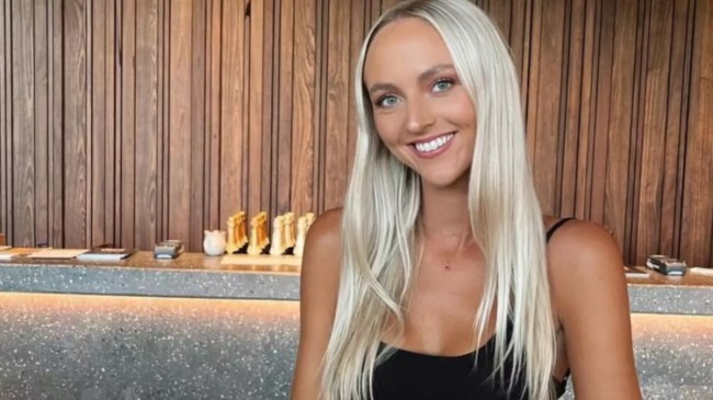 एक साल में 300 पुरुषों और महिलाओं के साथ रिलेशन बना चुकी ये ऑस्ट्रेलियाई लड़की, बॉस को पता चला तो गंवानी पड़ी नौकरी