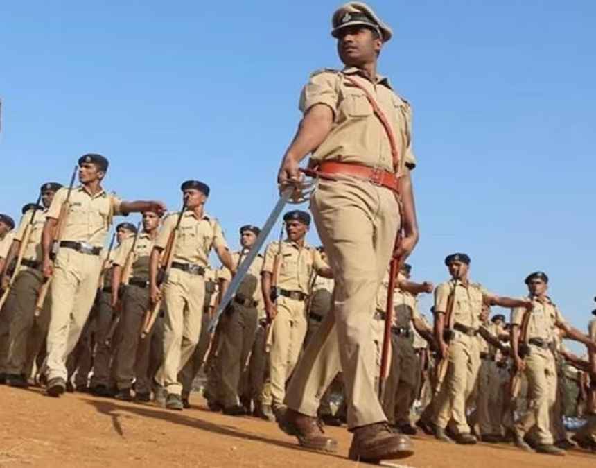 बिहार में 21 हजार नौजवानों का करियर दांव पर, ब्लूटूथ डिवाइस से चीटिंग कर थे सिपाही परीक्षा के अभ्यार्थी