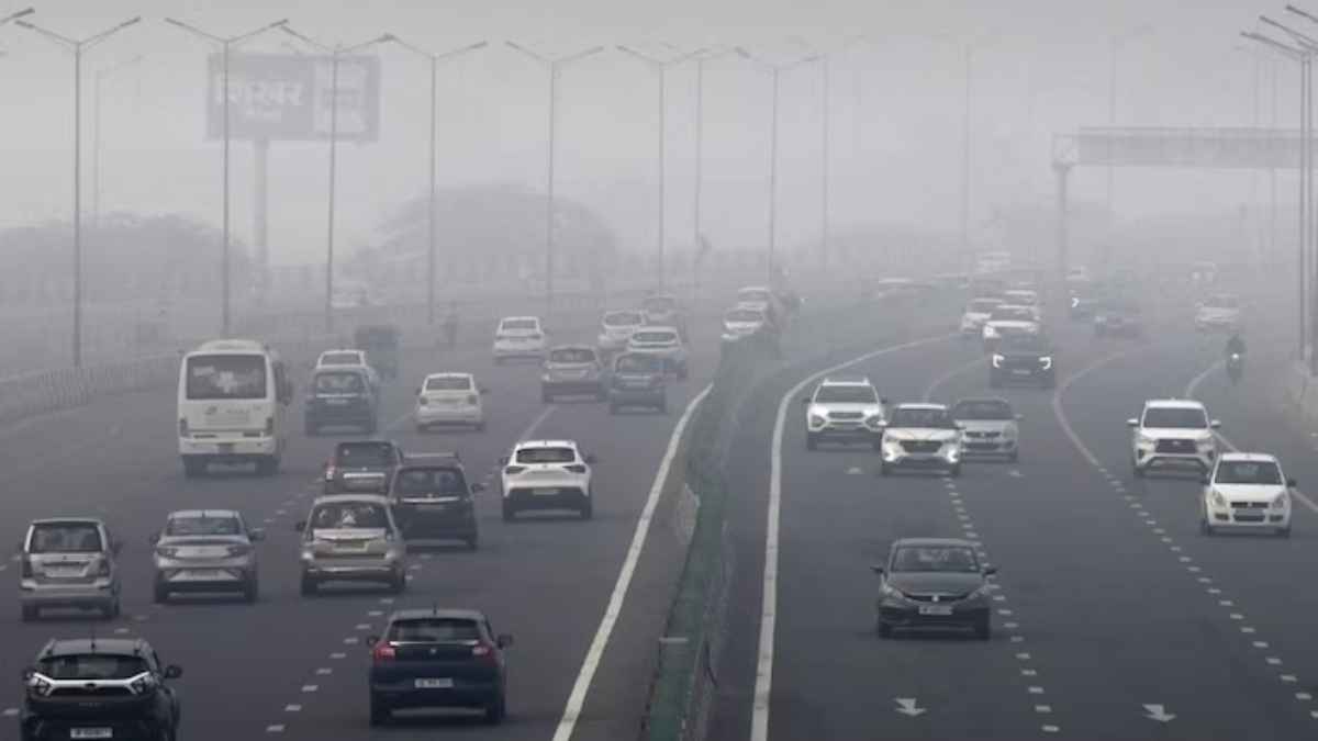 लगातार दमघोंटू होती जा रही दिल्ली NCR की हवा, AQI 250 पार, PMO ने की बैठक