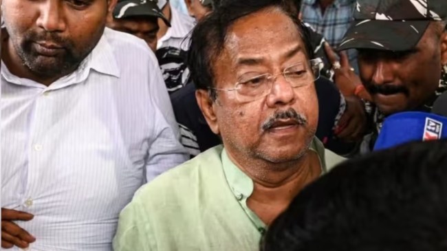 Bengal minister Jyotipriya Mallick Bengal minister Jyotipriya Mallick faints during corruption case hearing