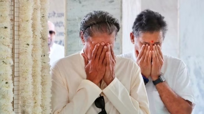 Bishan Singh Bedi Funeral: Kapil Dev cried Flood of tears during last darshan