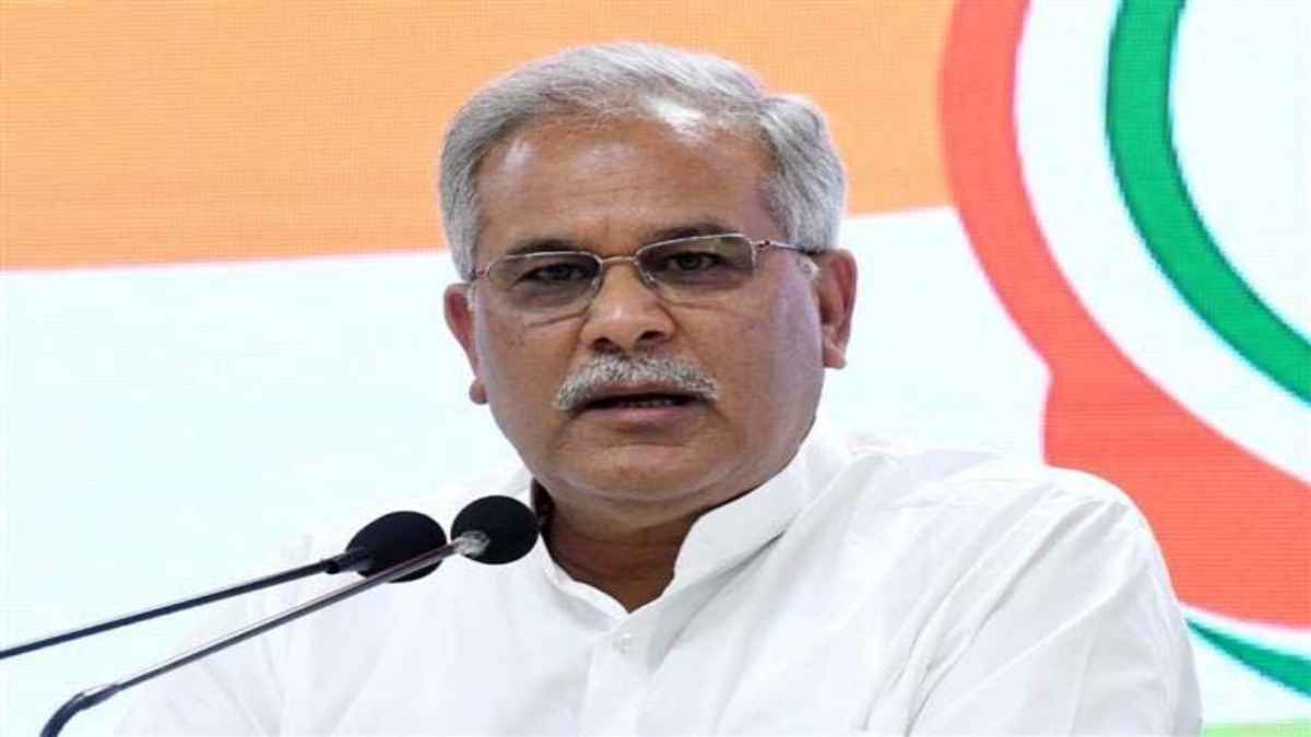 भूपेश बघेल के घर से मिले 33 लाख कैश, ED की टीम पर फूटा समर्थकों का गुस्सा