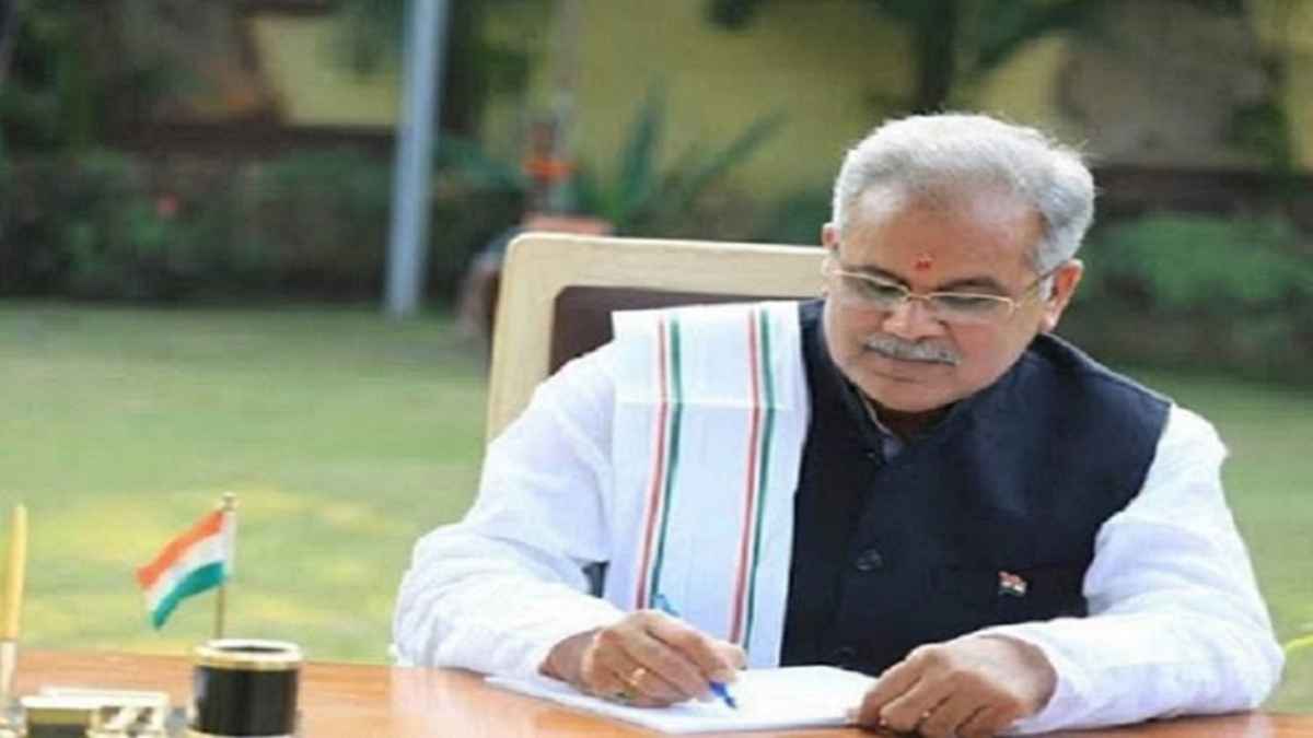 सीएम बघेल ने केंद्रीय मंत्री सिंधिया को पत्र लिख, अलायंस एयर से अनुबंध की अवधि बढ़ाने का किया अनुरोध