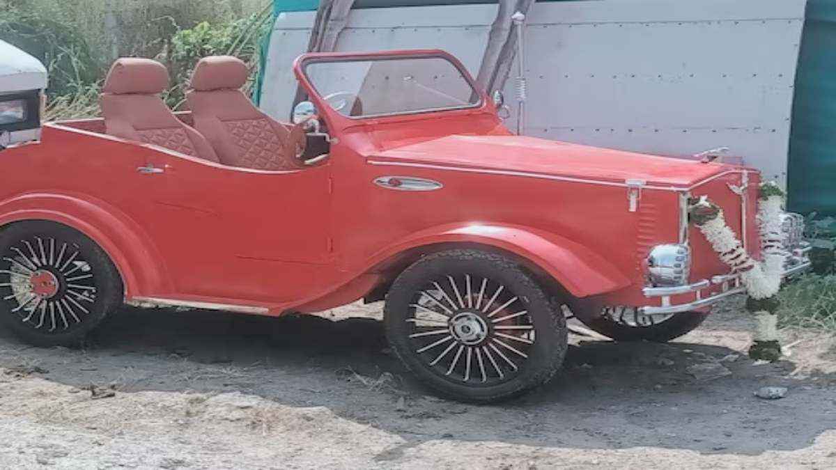 वाह! 10वीं पास किसान ने कबाड़ से बनाई इलेक्ट्रिक कार, पूरा परिवार एक साथ करता है सफर