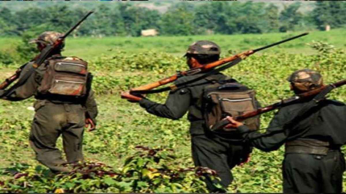 Chhattisgarh: नक्सल प्रभावित क्षेत्रों के लिए चुनाव आयोग ने कसी कमर, 12000 बूथों पर CCTV से की जाएगी निगरानी