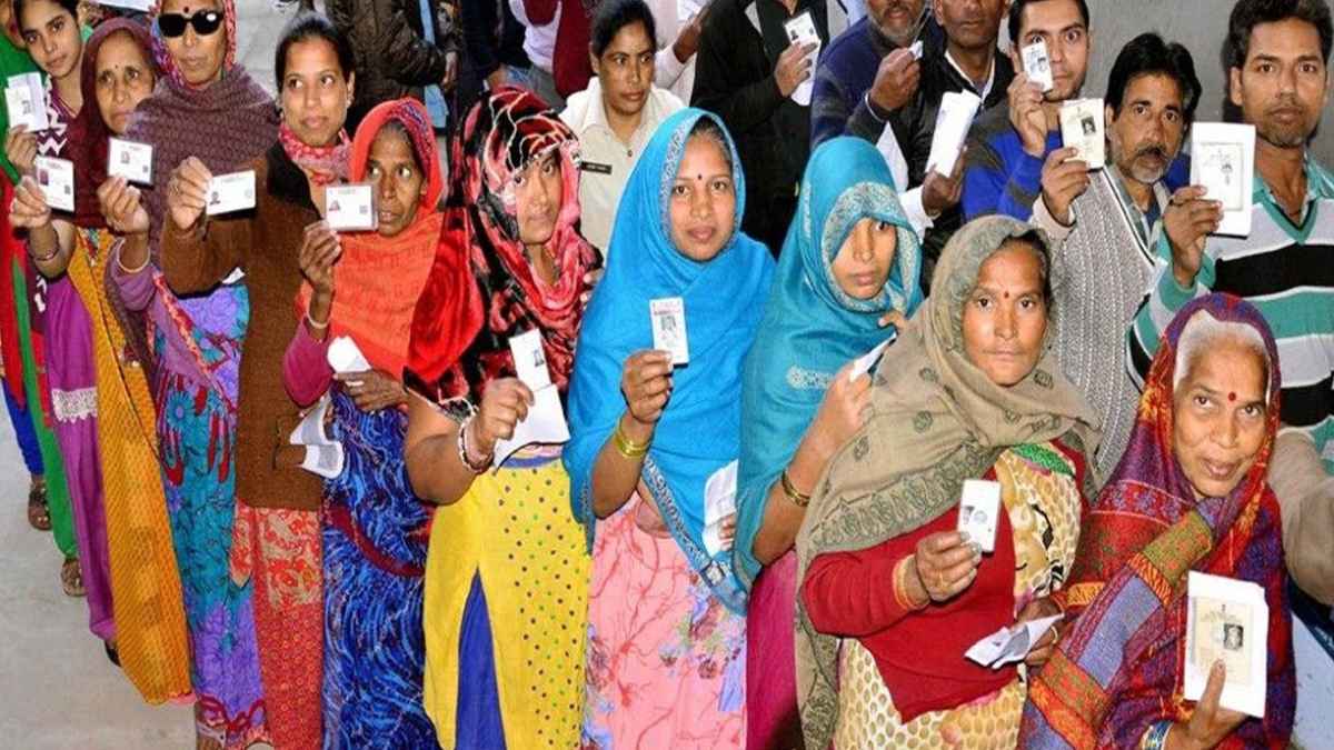 छत्तीसगढ़ की 57 विधानसभा सीटें, जिनका 'सरताज' चुनेंगी महिलाएं, दंतेवाड़ा-चित्रकोट में सबसे ज्यादा महिला वोटर्स