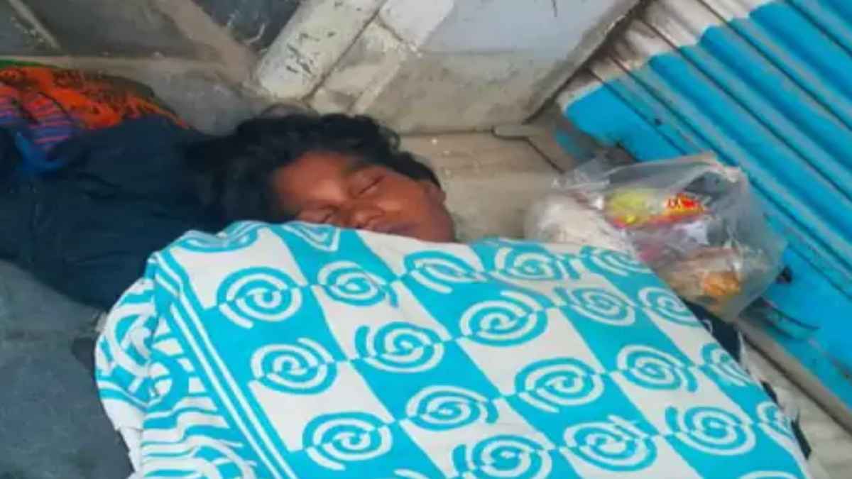 छत्तीसगढ़ में सड़क किनारे बच्चे का जन्म; जच्चा मानसिक रूप से बीमार, नहीं बता पा रही परिजनों का नाम