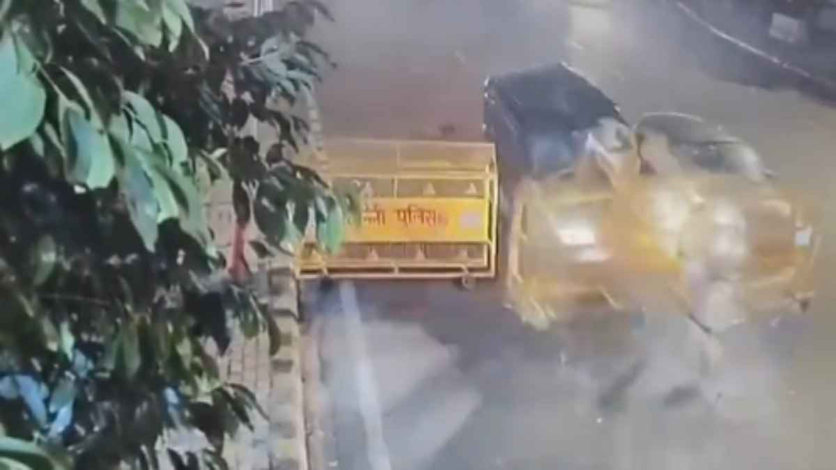 Watch Video: दिल्ली के कनॉट प्लेस में सिपाही के साथ बैरियर को उड़ा ले गई स्कॉर्पियो