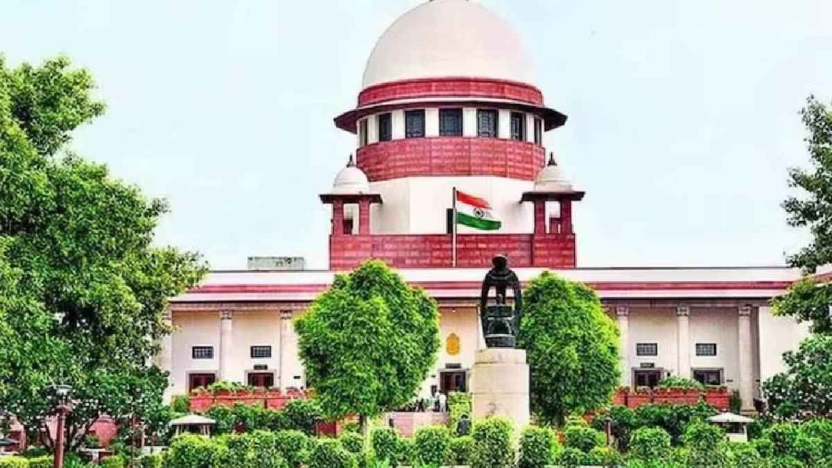 'जनता को चुनावी बॉन्ड फंड का सोर्स जानने का अधिकार नहीं', सुप्रीम कोर्ट में बोला केंद्र