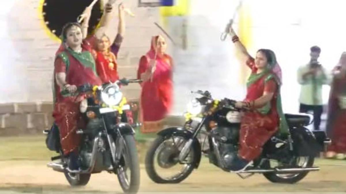 Gujarat: Women in Rajkot perform 'Garba' on motorcycles and cars with swords in their hands