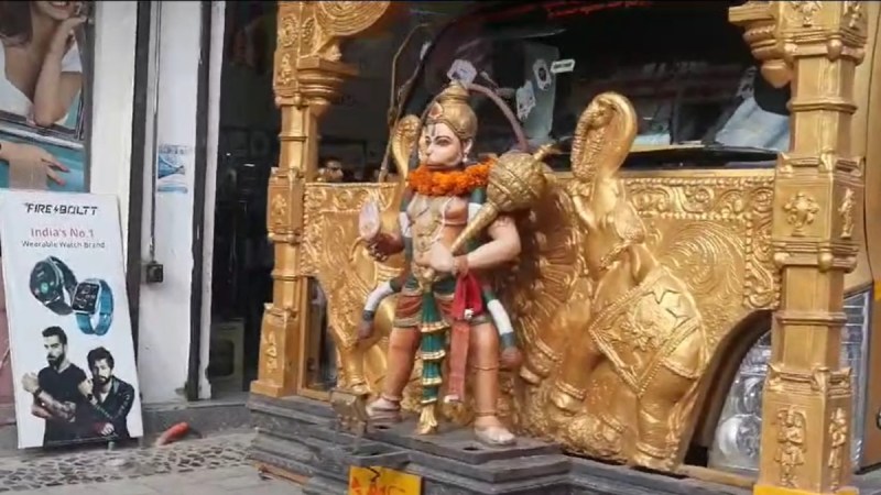 श्रीनगर पहुंची हनुमान रथ यात्रा, लाल चौक पर भक्तों ने पहली बार किया हनुमान चालीसा का पाठ