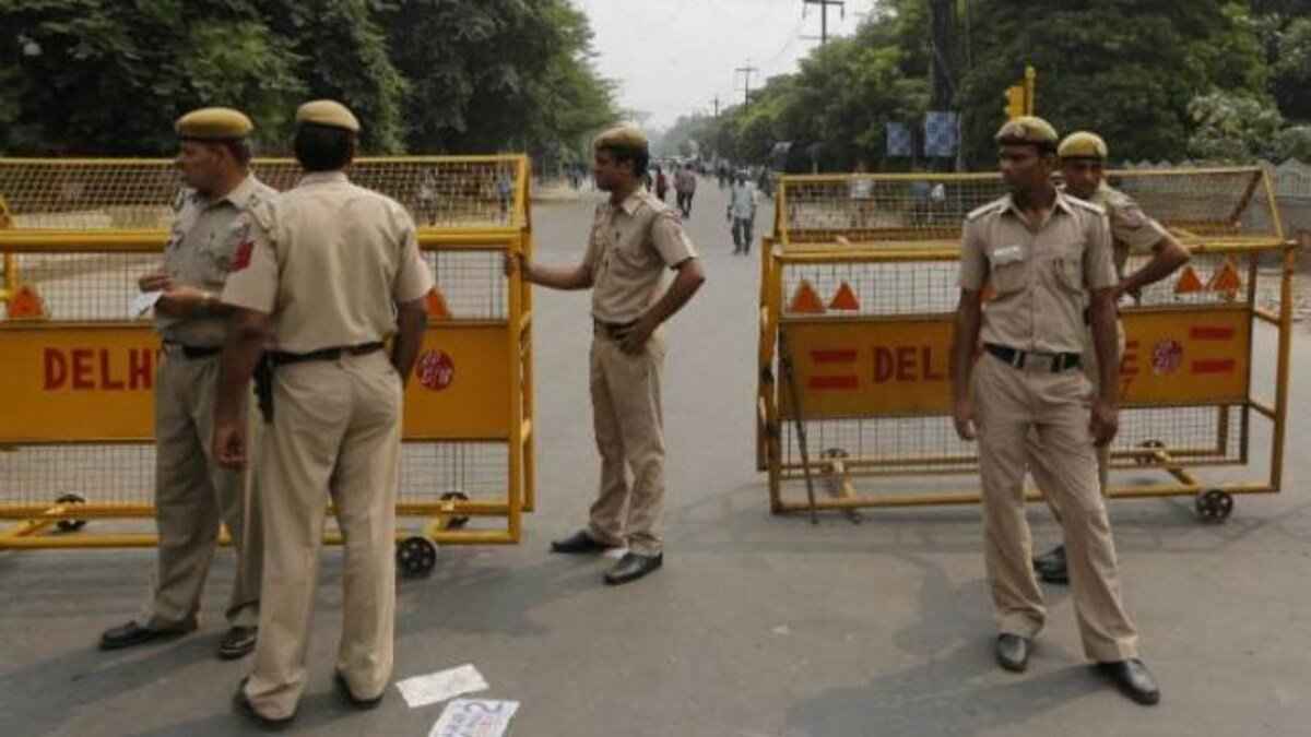केरल में सिलसिलेवार धमाकों के बाद दिल्ली समेत कई राज्यों में हाई अलर्ट जारी