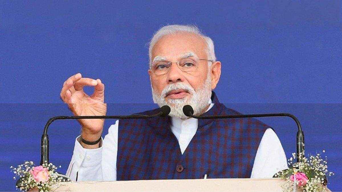 हमें गर्व है कि दुनिया भारत में बने स्मार्टफोन का इस्तेमाल कर रही है: पीएम मोदी