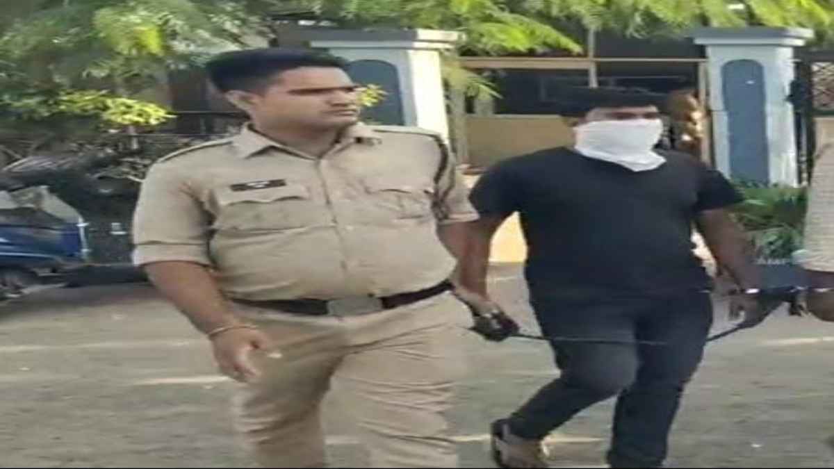 लड़की को भगाकर लाया, पत्नी बनाकर साथ काम पर लगाया, दोनों मेस मालिक के गहने-कैश चुराकर भागे