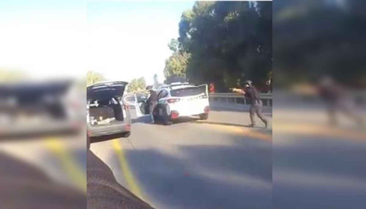 Viral Video: कत्लेआम कर भाग रहे आतंकियों का वीडियो वायरल, पुलिस ने घेरकर ऐसे बरसाईं ताबड़तोड़ गोलियां