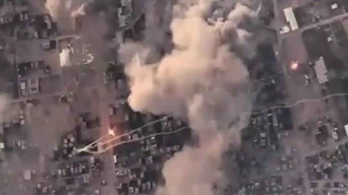 Watch Video: गाजा में ताबड़तोड़ रॉकेट दागे, इजराइली सेना ने शेयर किया ड्रोन से शूट किया गया वीडियो