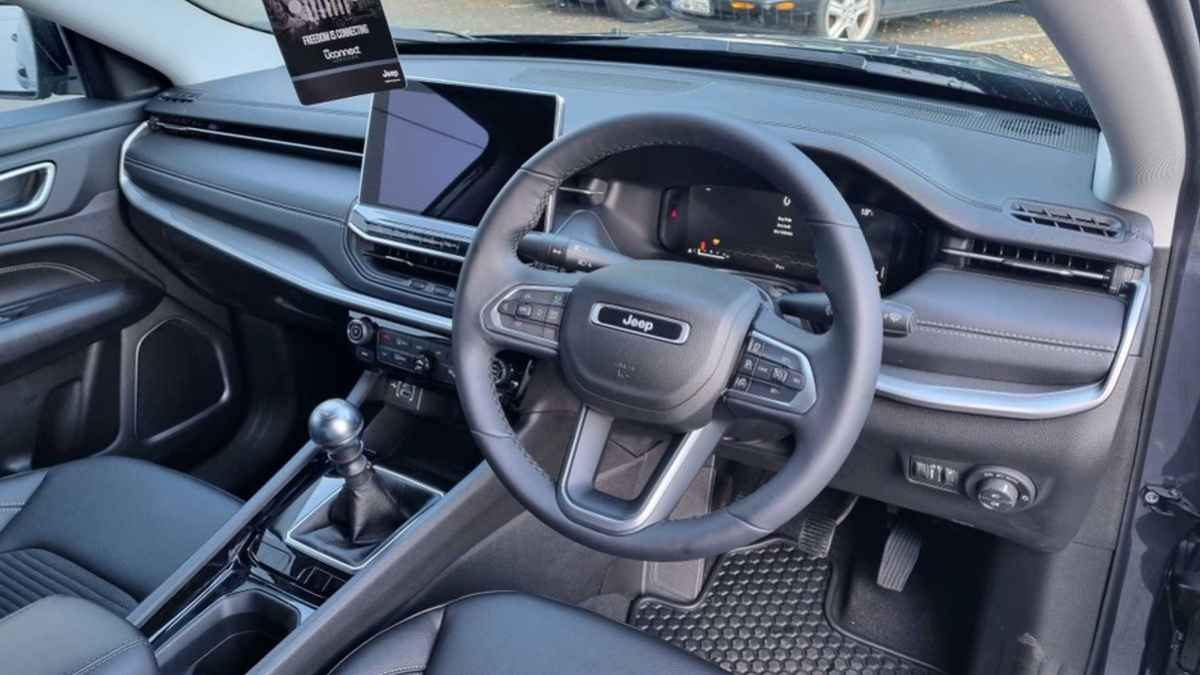 438 लीटर का बूट स्पेस, 17 की माइलेज, यह है Jeep की स्टाइलिश कार