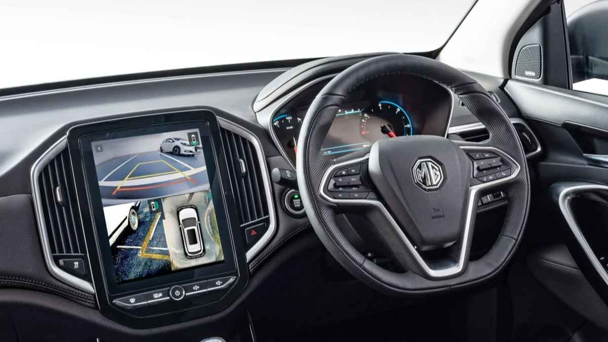 15 लाख कीमत और 2 लीटर का पावरफुल इंजन,  MG की जबरदस्त बिग साइज SUV