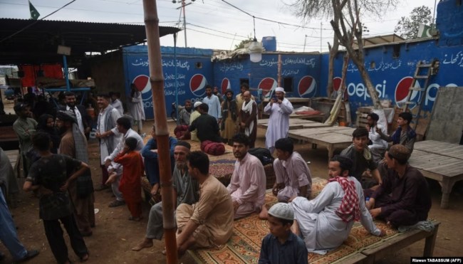 Pakistan Evacuate Afghan Citizens After Attacks Pakistan Evacuate Afghan Citizens After Attacks