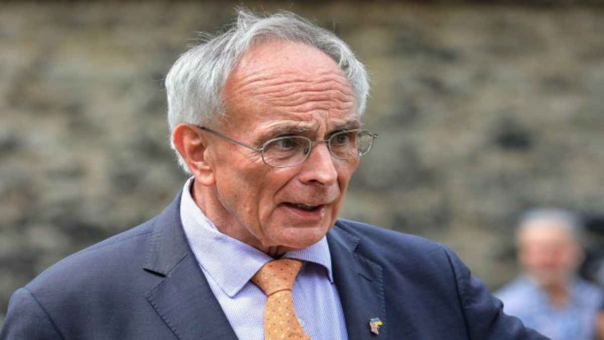 UK के 71 वर्षीय सांसद को भारी पड़ सकती है ठरक; पुरुष कर्मचारी के यौन उत्पीड़न में 6 हफ्ते के सस्पेंशन की सिफारिश
