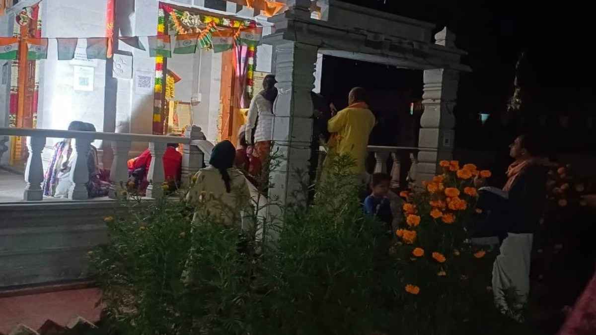 आतंक पर आस्था भारी: आजादी के बाद पहली बार Pok में सजा देवी मंदिर, आंकड़ों में जानें घाटी में किसका 'राज'?