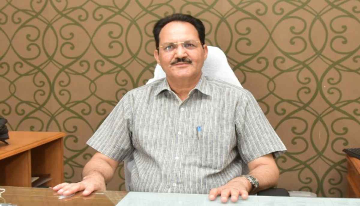 कांग्रेस को बड़ा झटका, पूर्व IAS और पायलट करीबी नेता भाजपा में शामिल